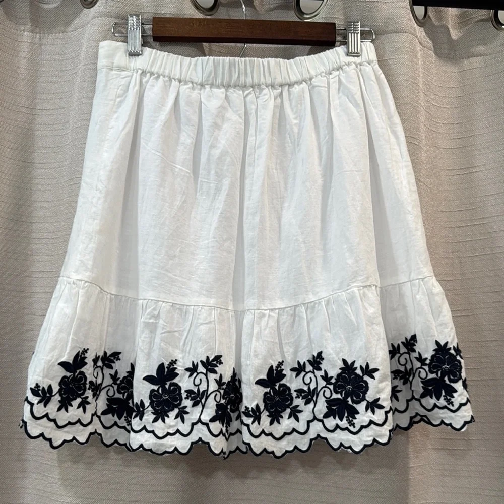 NWT J. Crew White Skirt with Navy Blue Floral Embroidery Scalloped Hem Sice  S